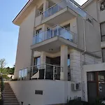 Beautiful Family With Sea View Villa