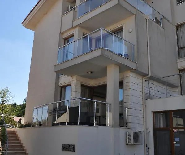 Beautiful Family With Sea View Villa